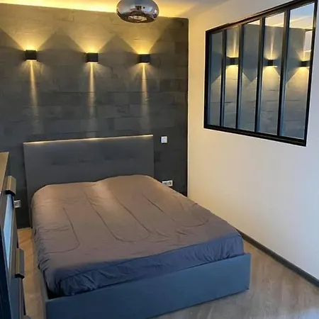 Studio 30 M2 *